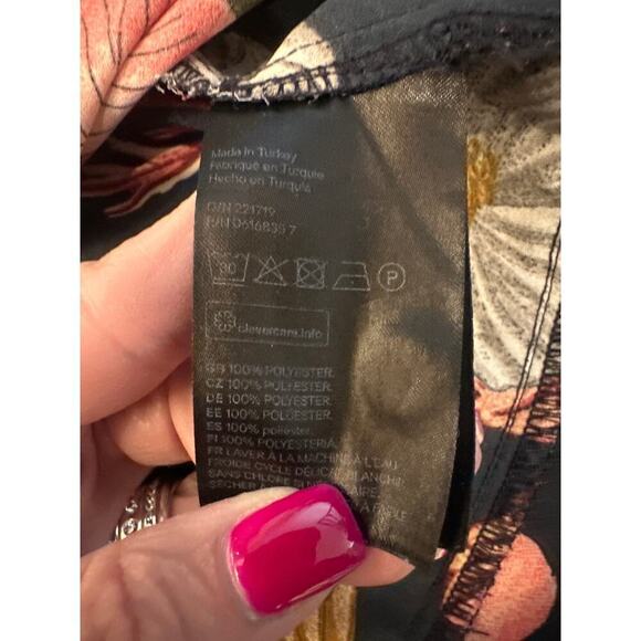 Floral Tropical Blouse Womens SIze 2 Black Background - Picture 4 of 5